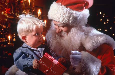 Santa Claus letos tém vymizí z eských výloh. Obchodníci se bojí, e by echm mohl pipomínat ekonomické problémy.