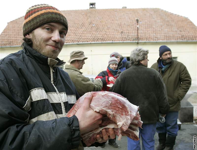 Obecní zabijaka ve Starých Hvzdlicích