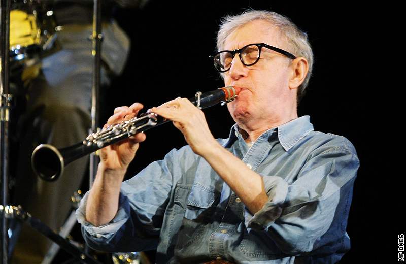 Americký reisér Woody Allen se poprvé pedstavil v Praze v roli klarinetisty.