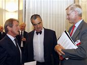 eský ministr zahranií Schwarzenberg se svým francouzským a védským protjkem.