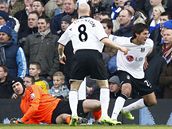 Fulham - Chelsea; Dempsey (vpravo), Johnson - ech