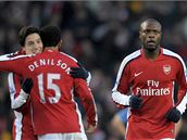 Arsenal; zleva: Nasri, Denilson, Gallas 