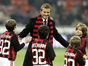 David Beckham byl pedstaven fanoukm AC Milán pímo na San Siru