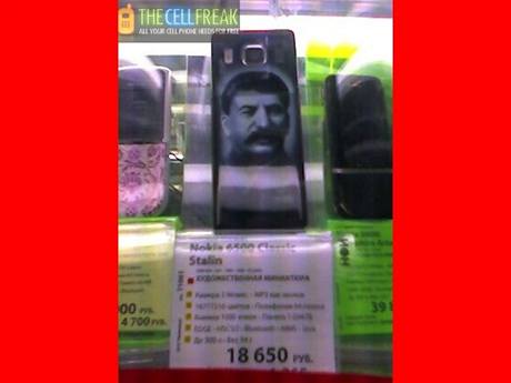 Nokia 6500 Classic s portrétem Stalina