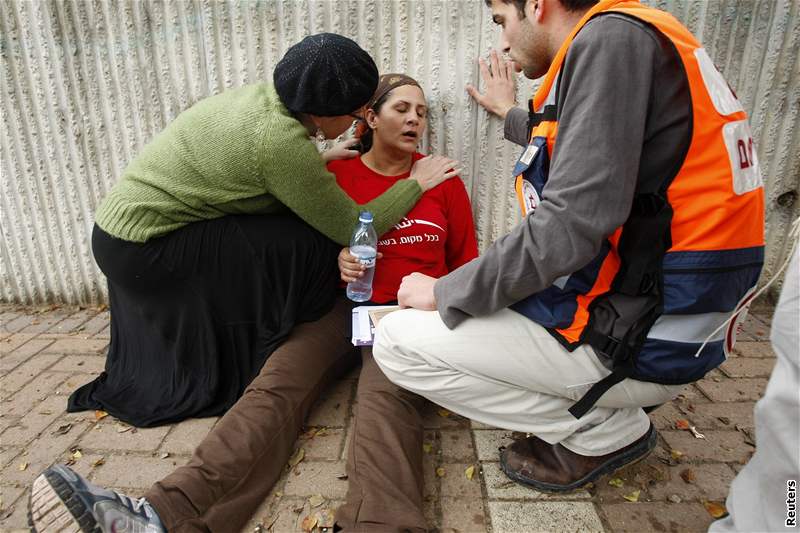 Izraelka, která utrpla ok po raketových útocích radikál z hnutí Hamas na jihoizraelské msto Sderot. (30. prosinec 2008)