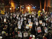 Protesty proti zásahu Izraele v Gaze ped izraelskou ambasádou v Londýn (30. prosinec 2008)