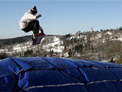 Lyaský areál v Rejdicích má novou atrakci pro milovníky zimních sport - nafukovací doskoit