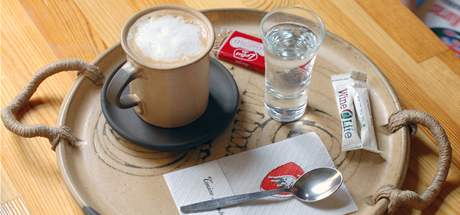 Cappuccino v Cafe Prh