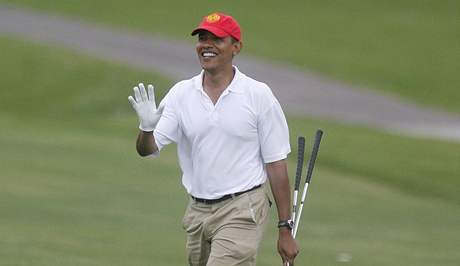 Barack Obama si zael zahrt golf do mstnho golfovho klubu.