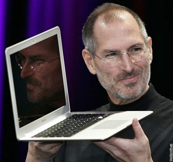 éf firmy Steve Jobs se potýká se zdravotními problémy od roku 2003, kdy mu lékai nali nádor slinivky biní.