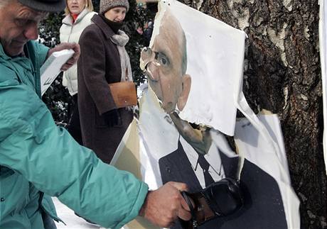 Hzen botou na podobizny politik v Sarajevu