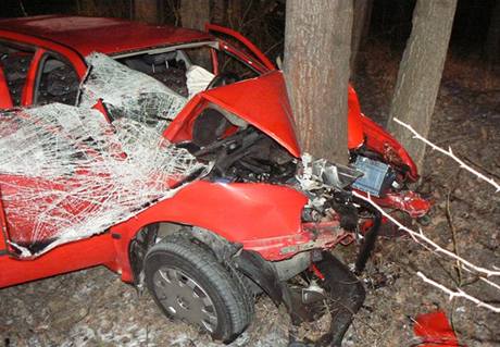 Nehoda na silnici u Hemanovy Huti na severnm Plzesku