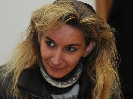 Monika Picmausová u soudu za roziování padlaných bankovek