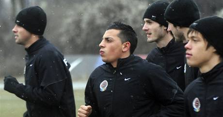 Fotbalisté Sparty zaali jako první z ligových tým zimní pípravu. Na prvním tréninky byl i nováek Sergio Peter (vlevo),