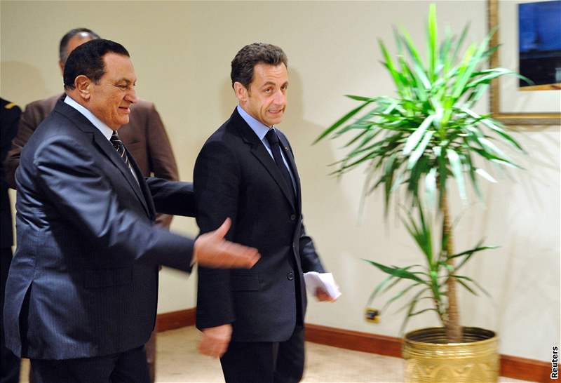 Husní Mubarak a Nicolas Sarkozy (6. ledna 2009)