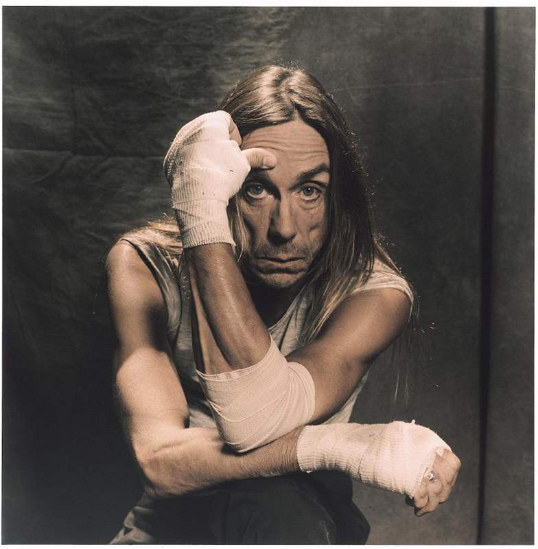 Iggy Pop se svou bývalou kapelou The Stooges aneb Rockový leguán v akci.