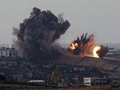 Izraelské ostelování pásma Gazy pokrauje estým dnem. Zemelo u na 300 lidí. (1. ledna 2009)