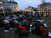 Demonstrace proti izraelským útokm na pásmo Gazy se uskutenila ped izraelskou ambasádou v Praze. (2.1.2009)