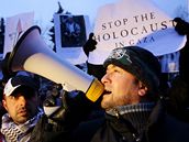 Demonstrace proti izraelským útokm na pásmo Gazy se uskutenila ped izraelskou ambasádou v Praze. (2.1.2009)