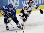 Vítkovice - Sparta: domácí Ond�ej (vlevo) a Hanzlík