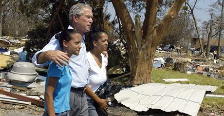 George Bush s obtmi hurikánu Katrina v záí 2005