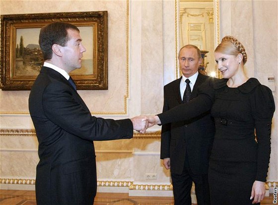 Medveděv, Putin, Tymošenková při jednání o plynové krizi. Už spolu umějí mluvit.