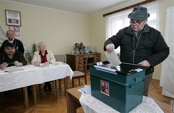 Ve tyech obcích budou obyvatelé volit znovu. Ilustraní foto