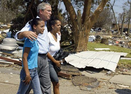 George Bush s obtmi hurikánu Katrina v záí 2005