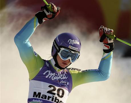 Slovinská slalomáka Tina Mazeová se raduje z vítzství v obím slalomu v Mariboru