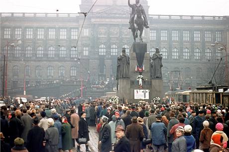 Manifestace u sochy sv. Vclava v den Palachova pohbu (25. ledna 1969)