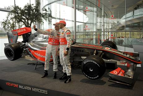 McLaren MP4/24, Kovalainen, Hamilton