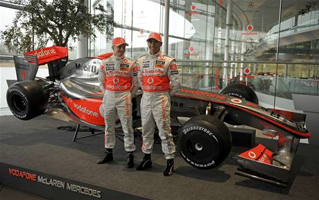 McLaren MP4/24, Kovalainen, Hamilton
