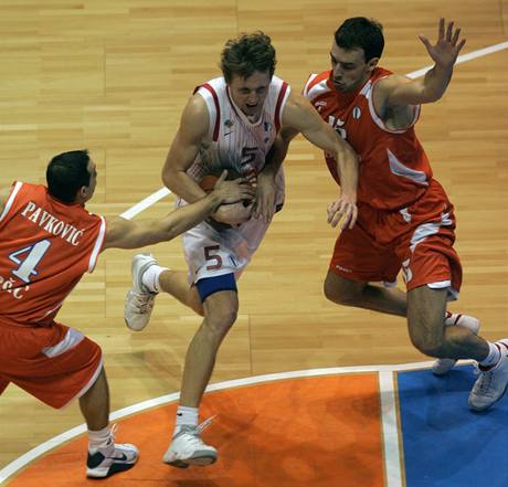 Basketbalisté Nymburka si v Jadranské lize nezahrají.