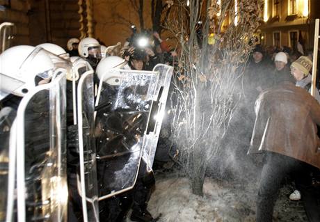 Lednové protesty v lotyské Rize.