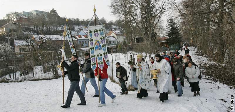 lenové pravoslavné církve si pipomnli svátek Zjevení Pán u eky Svratky v Bystrci