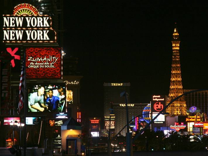CES 2009 - Strip v Las Vegas