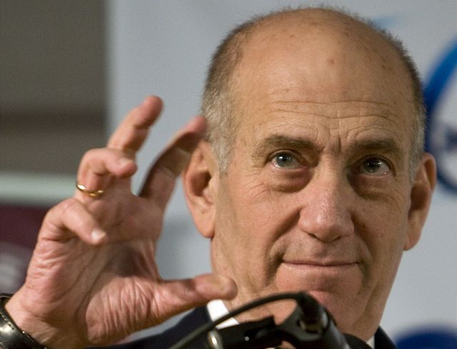 Izraelský premiér Ehud Olmert pedsedá bezpenostnímu kabinetu.