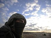Izraelský voják poblí pásma Gazy (12. leden 2009)