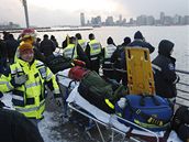 Záchrana pasaé letadla US Airways po nouzovém pistáni do eky Hudson v New Yorku. (15. leden 2009)