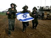 Izraeltí vojáci se vracejí z pásma Gazy do Izraele (18. leden 2009)