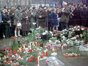 Manifestace u sochy sv. Václava v den Palachova pohbu (25. ledna 1969)