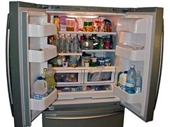 Vechny potraviny do chladniky ukldejte v uzavench ndobch.
