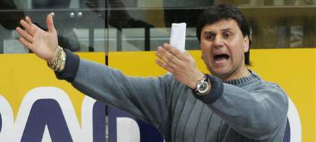 Emoce k hokeji patí, tvrdí slávistický trenér Vladimír Rika.