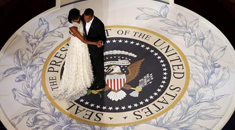 Prezident Barack Obama tan s prvn dmou Michelle inauguranm ble velitel ve Washingtonu.