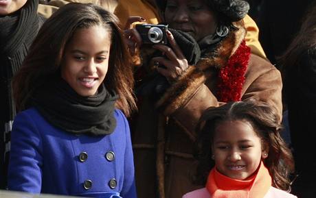 Malia a Sasha, dti Baracka Obamy, na prezidentské inauguraci svého otce
