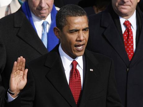 Barack Obama skládá prezidentský slib