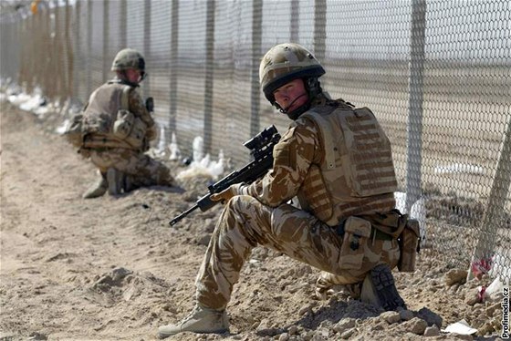 Brittí vojáci zstanou v Iráku jen do ervence.