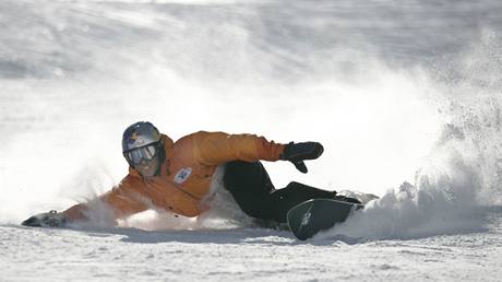 V carvingové verzi dostává snowboarding jet adrenalinovjí ráz