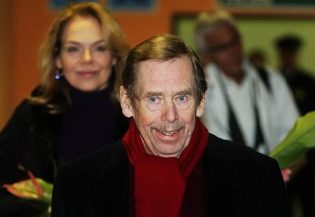 Václav Havel na odchodu z motolské nemocnice dne 29. ledna.