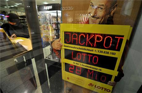 V N�mecku se hraje o ob�í jackpot, ve st�edu 28 milion� eur nikdo nevyhrál.